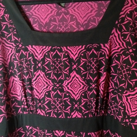 Pretty Pattern Blouse - Picture 5 of 5